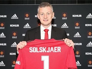 Lộ mức lương khó tin mà HLV Solskjaer nhận được từ Man Utd