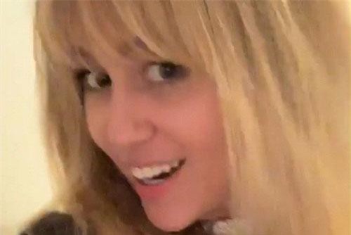 Miley Cyrus thay kiểu tóc làm rộ tin Hannah Montana trở lại