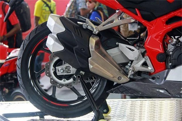 Honda CBR250RR 2.jpg