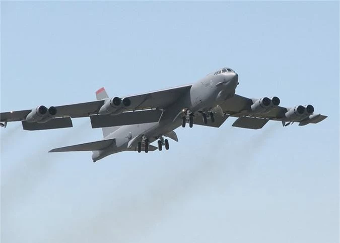 S-400 phu kin Kaliningrad, B-52 cho co manh dong keo tan tanh