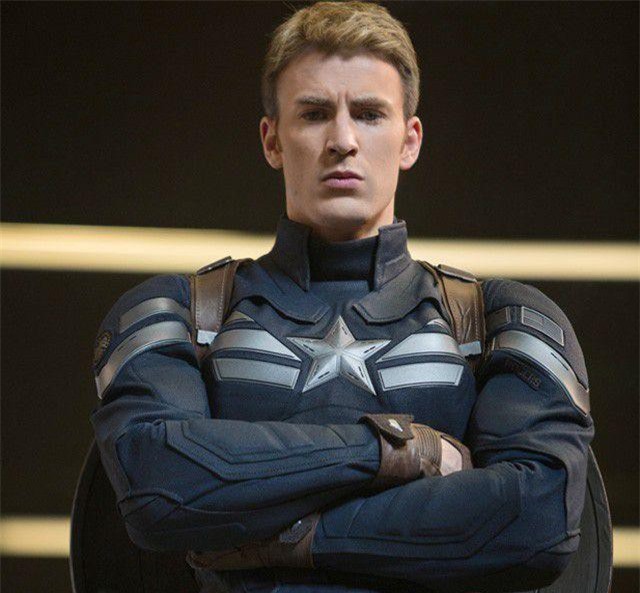 “Captain America” Chris Evans “ngại yêu” vì sợ bị kiểm soát
