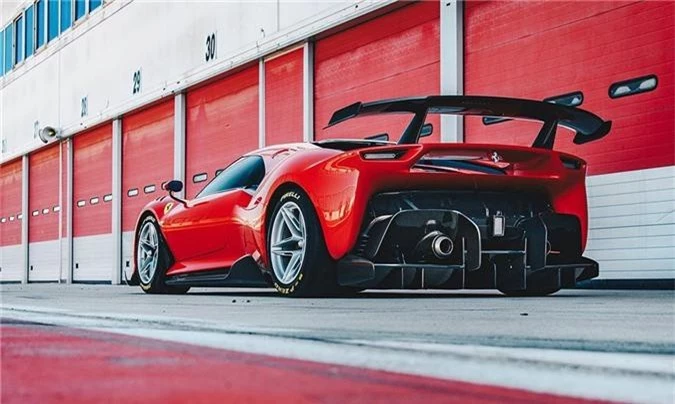 Ra mắt tuyệt phẩm Ferrari P80/C: Cực đỉnh làm siêu xe chiều khách VIP ảnh 11