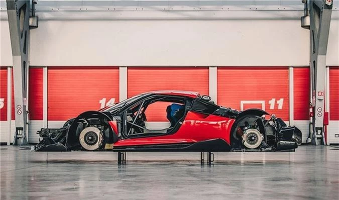 Ra mắt tuyệt phẩm Ferrari P80/C: Cực đỉnh làm siêu xe chiều khách VIP ảnh 4