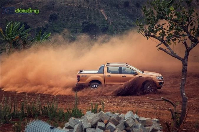 Đánh giá Ford Ranger 2019: Cải tiến mạnh mẽ động lực, giữ chắc “ngôi Vương“ ảnh 10