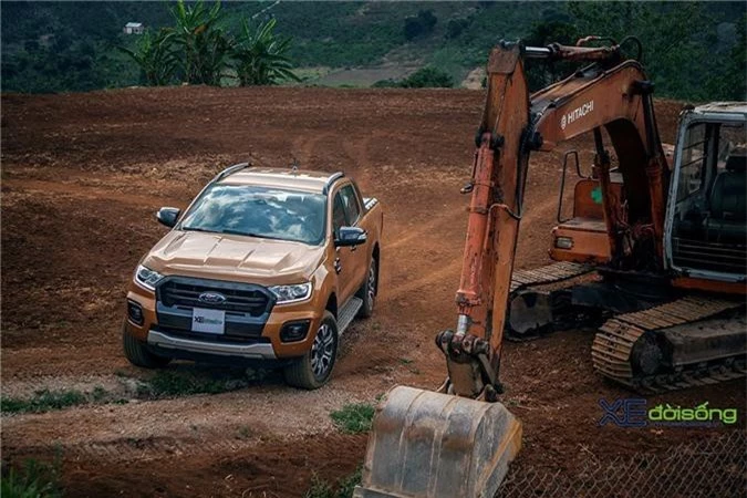 Đánh giá Ford Ranger 2019: Cải tiến mạnh mẽ động lực, giữ chắc “ngôi Vương“ ảnh 4