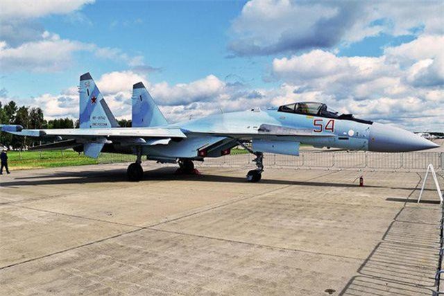 Su-35 của Nga: Chiến binh bền bỉ