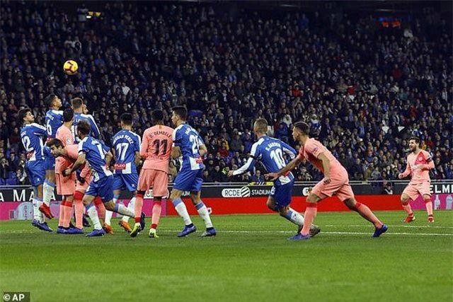 Barcelona tiến bước đến ngôi vô địch La Liga sau trận derby Catalonia?