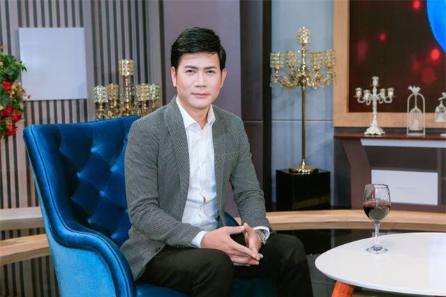 Quách Thành Danh tiết lộ chuyện ca sĩ qua hải ngoại “cặp” đại gia, kiếm cơ hội đổi đời