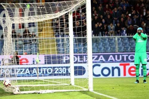 Milan thua đau bởi sai lầm khó đỡ của Donnarumma