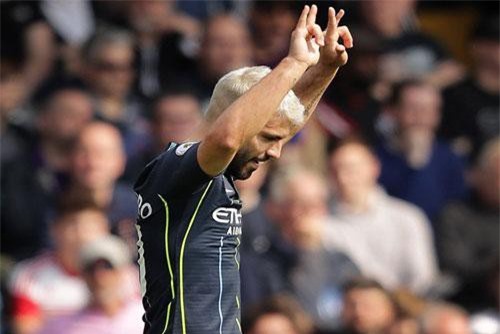 Aguero cân bằng kỉ lục ghi bàn của Henry