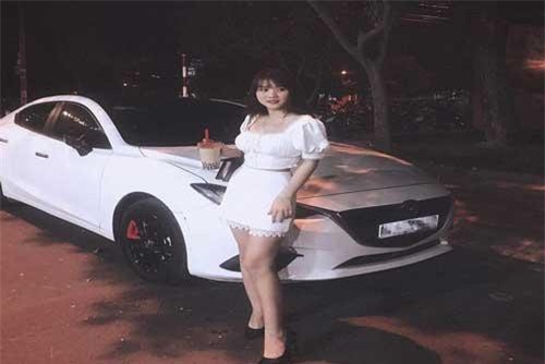 Thiếu nữ Bình Dương chụp ảnh áo dài ấn tượng