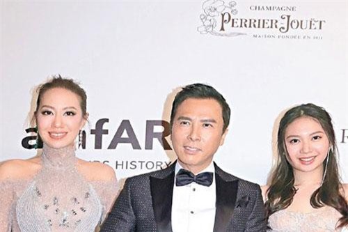 Bỏ đi khỏi sự kiện từ thiện và đây là lý do cơn tức giận của Chân Tử Đan