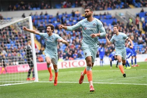 Cardiff 1-2 Chelsea: Món quà từ trọng tài