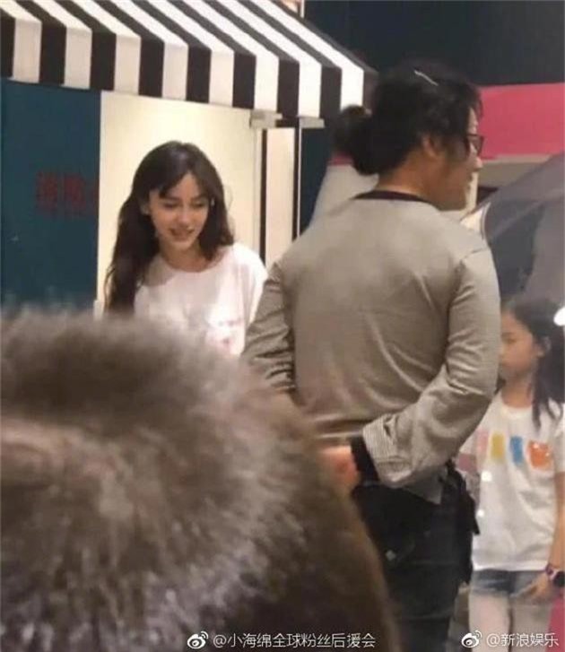 Angelababy đưa con đi chơi mà vắng bóng Huỳnh Hiểu Minh - Ảnh 2. Angelababy đưa con đi chơi mà vắng bóng Huỳnh Hiểu Minh - Ảnh 2.