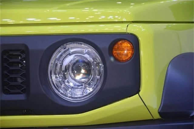 Suzuki Jimny ra mắt tại Thái Lan, giá cao ngất ngưởng - 3