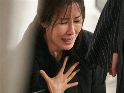 Chứng kiến chồng tệ bạc, gạt phăng những gì cả hai cùng trải qua, em quyết định trả thù khiến chồng nổi điên