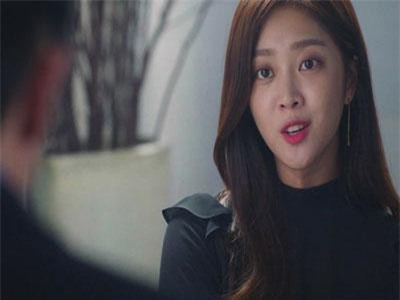 Thấy chị gái bị chồng mắng té tát vì mua cua cho con ăn, em đánh liều nói một câu khiến anh rể im bặt