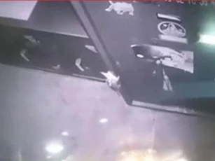 CLIP: Mất trộm khuyên tai kim cương, kinh ngạc khi xem camera