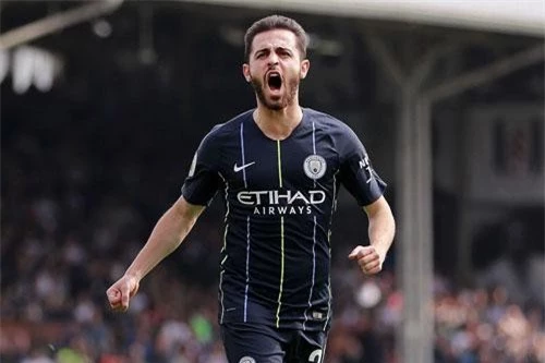 Tiền vệ phải: Bernardo Silva (Man City).