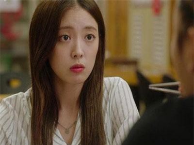 Đám cưới vừa xong, mẹ chồng gọi nàng dâu vào phòng kín và đưa ra yêu cầu khiến cô điếng người