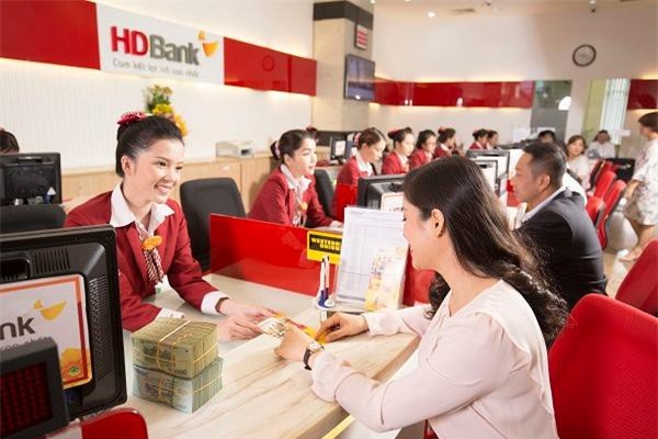 Gửi tiết kiệm tại HDBank, tuổi càng cao, ưu đãi càng nhiều