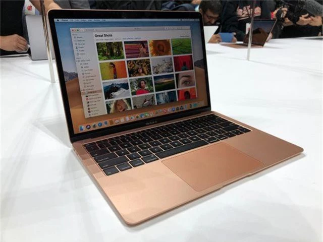 macbook-air-2018-4-15409293120151369714070.jpg