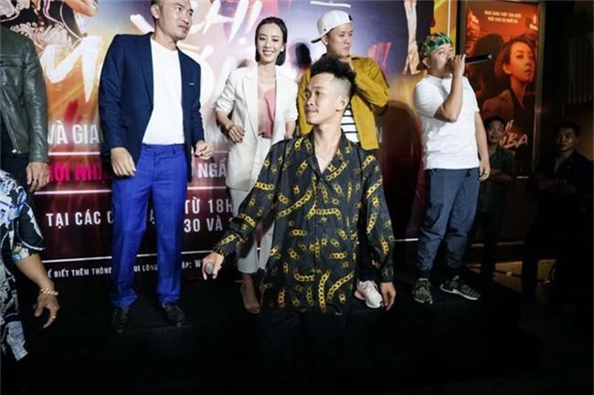 Thu Trang bày tỏ “Thương chồng lắm” giữa sự kiện quảng bá phim - Ảnh 1.