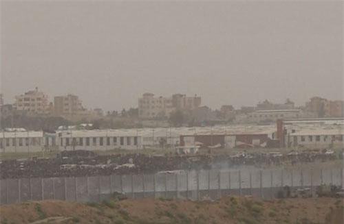 Israel mở lại cửa khẩu với Dải Gaza