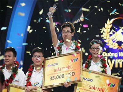 Màn "múa quạt" của 2 thí sinh trong chương trình Olympia gây tranh cãi