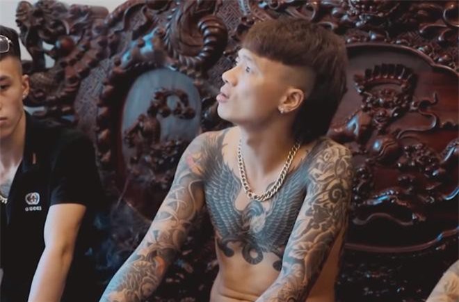 CLIP: Khá Bảnh khóc như mưa thừa nhận việc làm sai trái