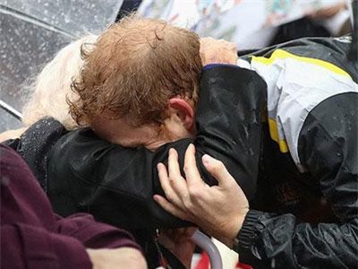 Hoàng tử Harry bất ngờ đối diện với nỗi đau mất mát quá lớn này trước khi chào đón đứa con đầu lòng của mình