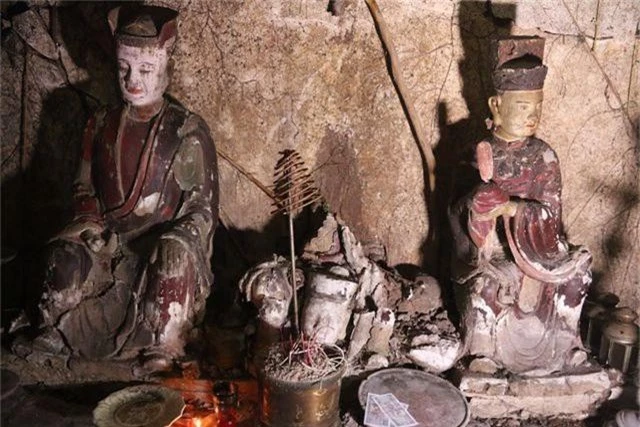 Cám cảnh ngôi chùa 300 tuổi dột nát, tượng nứt vỡ ở Hà Nội - 2