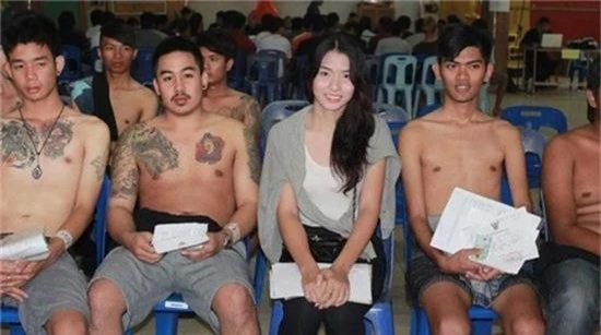Những người đẹp chuyển giới ở kì khám nghĩa vụ quân sự ở Thái Lan: Đến con gái còn phải trầm trồ! - Ảnh 4.