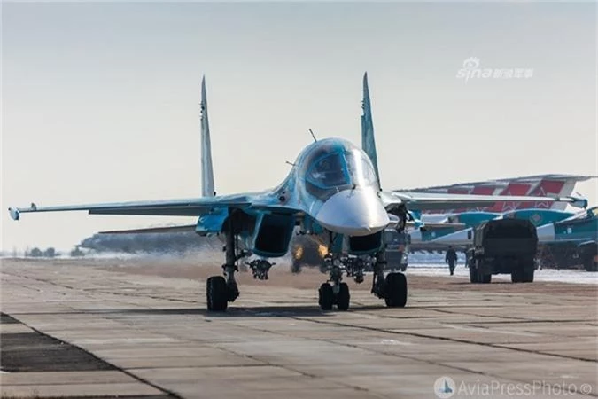 Sukhoi Su-34 mang bom gi trong ngay huan luyen dau nam?-Hinh-4