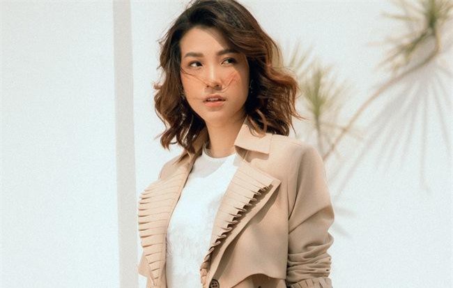 Vẻ đẹp trong veo của Hoàng Oanh trong bộ ảnh mới lay động lòng người