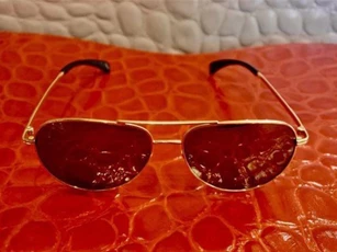 Chiếc kính râm xa xỉ làm bằng vàng 24K, giá 313 triệu đồng