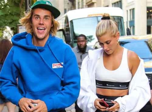 Justin Bieber cho fan "ăn cá" ngày cá tháng tư