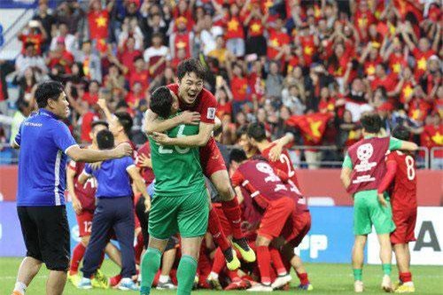 ĐT Việt Nam đón 3 sao bự dự King's Cup 2019