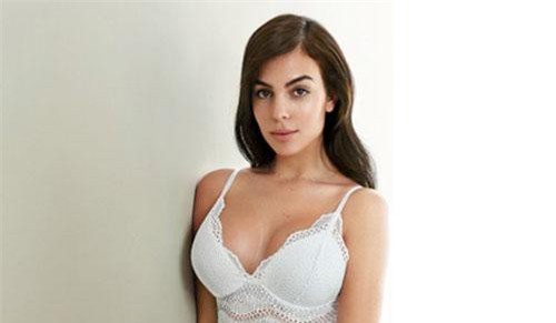 Bạn gái C.Ronaldo sexy quyến rũ bất chấp tin đồn bầu bí