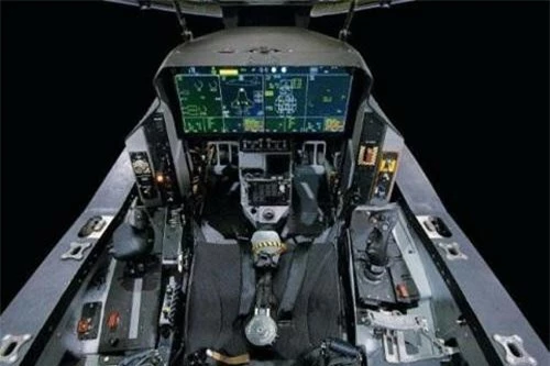 Bên trong khoang lái của siêu tiêm kích F-35