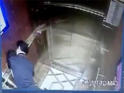 Vụ người đàn ông sàm sỡ bé gái trong thang máy: Đủ căn cứ để khởi tố vụ án