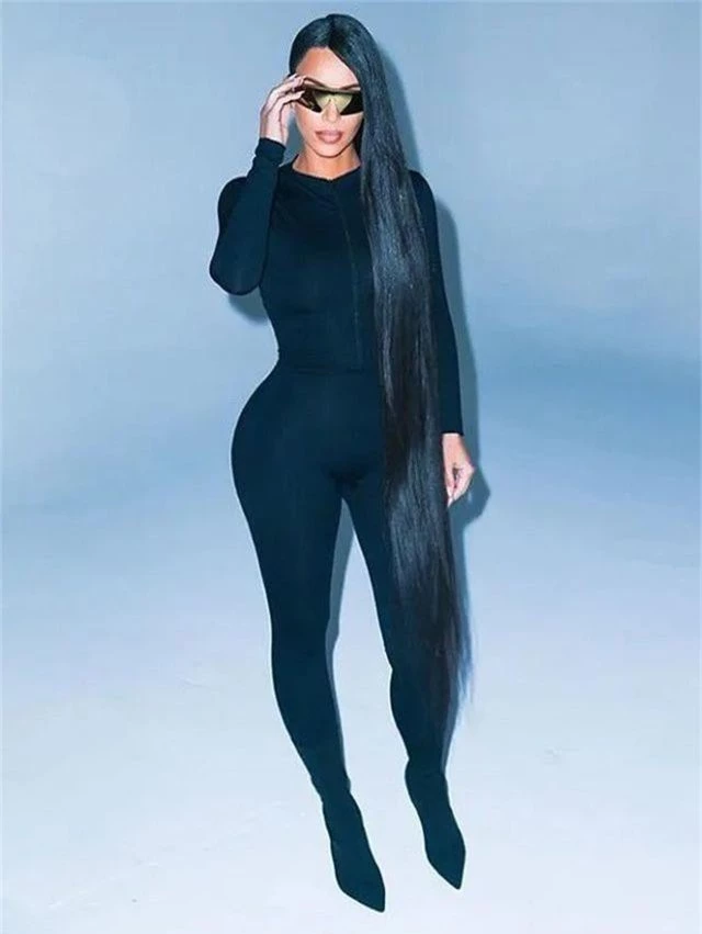 Kim Kardashian khoe thân để quảng cáo kính - 2