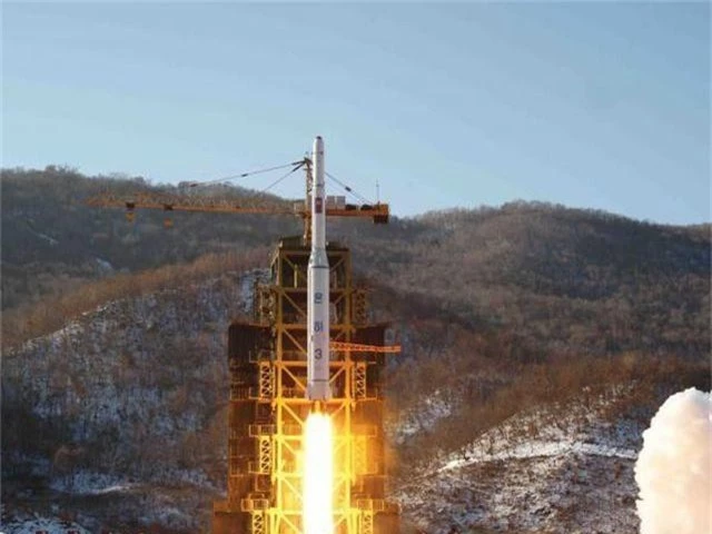 Nghi vấn Triều Tiên phóng tên lửa trong tháng 4 sau một năm “im hơi lặng tiếng” - 2