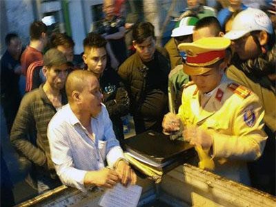 Hà Nội: Khởi tố đối tượng dùng dao đâm người sau va chạm giao thông