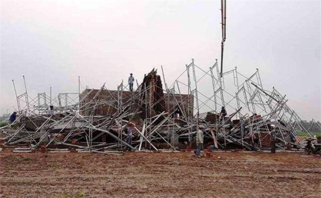 Nam Định: Sập giàn giáo đang thi công, 1 người tử vong, 7 người bị thương