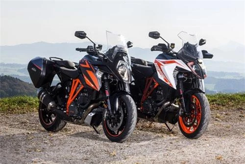 KTM 1290 Super Duke GT 2019.