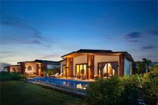 Chính sách khủng: "Mua biệt thự, tặng Condo, nhận combo lợi nhuận