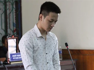 Hà Tĩnh:  Dùng kéo đâm chết vợ vì bị mắng về muộn