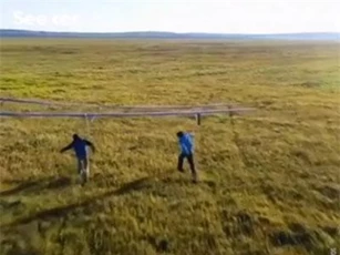 Clip: Khám phá chiếc máy bay tự vận hành có thể ở trên không cả năm trời