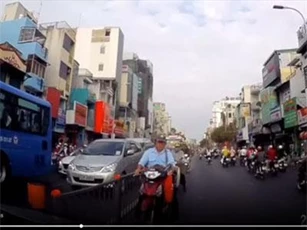 Clip: Đi ngược chiều đã trở thành thói quen thường nhật?
